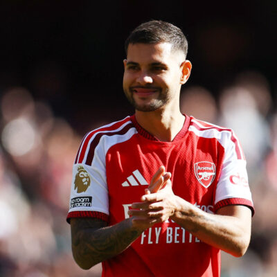 Bruno Guimarães marca no Emirates e dá vitória ao Arsenal