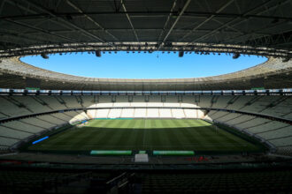 Ceará enfrenta Criciúma na 32ª rodada; confira escalações e desfalques