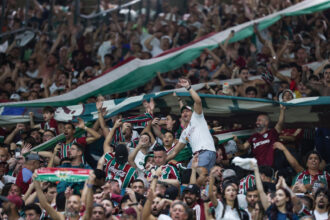 Conmebol pune Fluminense com multa de US$ 90 mil por pirotecnia e tour