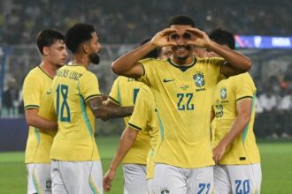 Convocados voltam ao Brasil e reforçam clubes para a próxima rodada