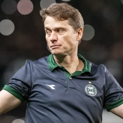 Coritiba demite Fernando Seabra; comissão técnica interina assume