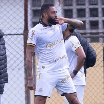 Criciúma bate São Bernardo e segue na luta pelo acesso