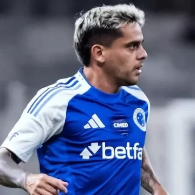 Cruzeiro negocia renovação de Fagner; vínculo acaba em dezembro