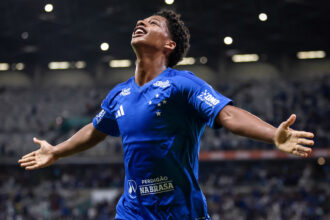 Cruzeiro supera São Paulo e mantém viva disputa pelo G-4
