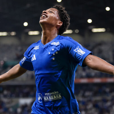 Cruzeiro supera São Paulo e mantém viva disputa pelo G-4