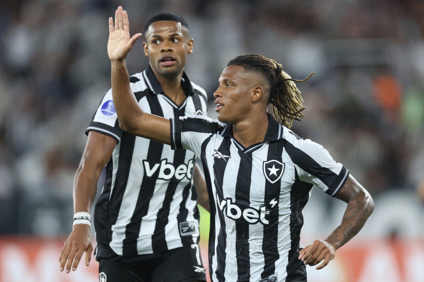 Danilo desfalca Botafogo contra o Remo por lesão na coxa