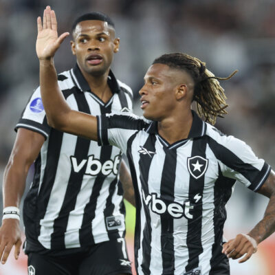 Danilo desfalca Botafogo contra o Remo por lesão na coxa