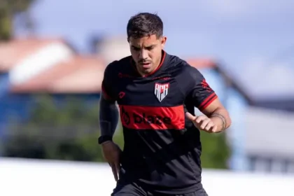 David Terans volta aos treinos e pode enfrentar o Novorizontino