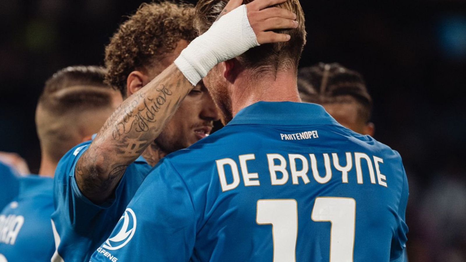 De Bruyne brilha com dois gols e Napoli vence Frosinone 3 a 0