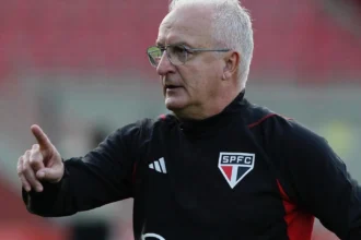 Dorival destaca volume de jogo e pede união após derrota do São Paulo