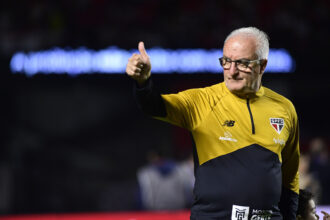 Dorival promete abrir espaço a jovens do São Paulo e mira 2027