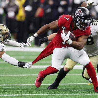 Falcons atropelam Saints: Bijan e Brian Robinson marcam cinco TDs