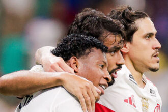 Flamengo domina e vence Bahia por 3 a 0 na Fonte Nova