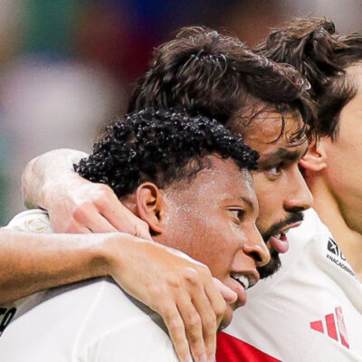 Flamengo domina e vence Bahia por 3 a 0 na Fonte Nova