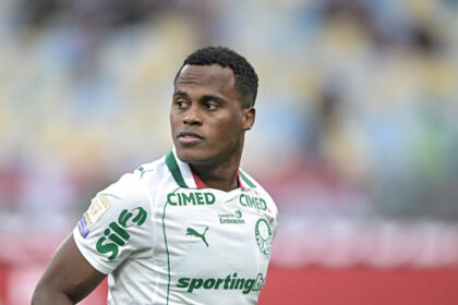 Fluminense encara Arias em Maracanã lotado por vaga na final