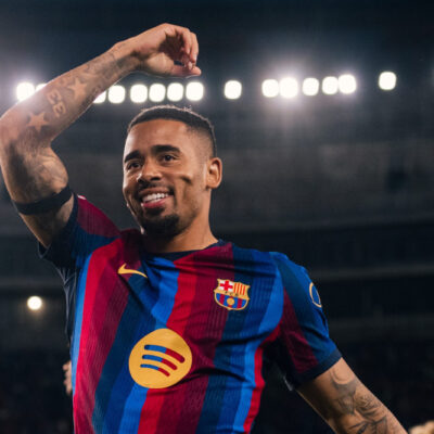 Gabriel Jesus brilha e supera Neymar e Ronaldinho nos primeiros jogos