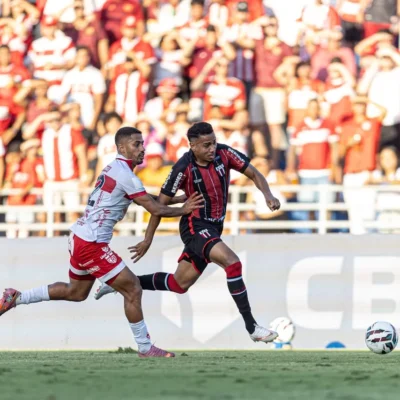Hygor decide, Botafogo vence CRB e fica perto da permanência na Série B