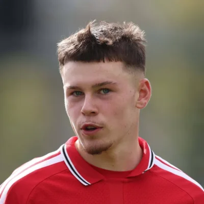 Kai Rooney faz quatro e brilha na goleada do United sub-18