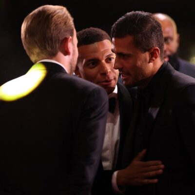 Kane conquista a Bola de Ouro 2026 e deixa Mbappé em 2º