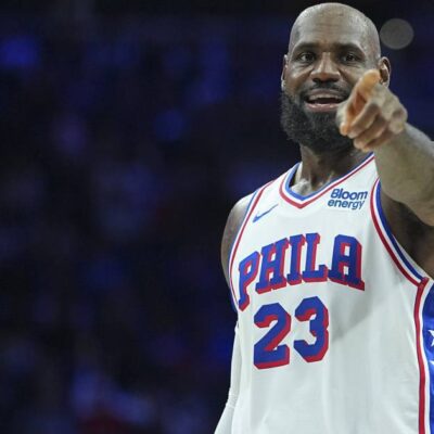 LeBron responde a Trump e vira herói em estreia vaiada