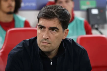 Liverpool negocia compra de Araújo por €55 mi após boas exibições