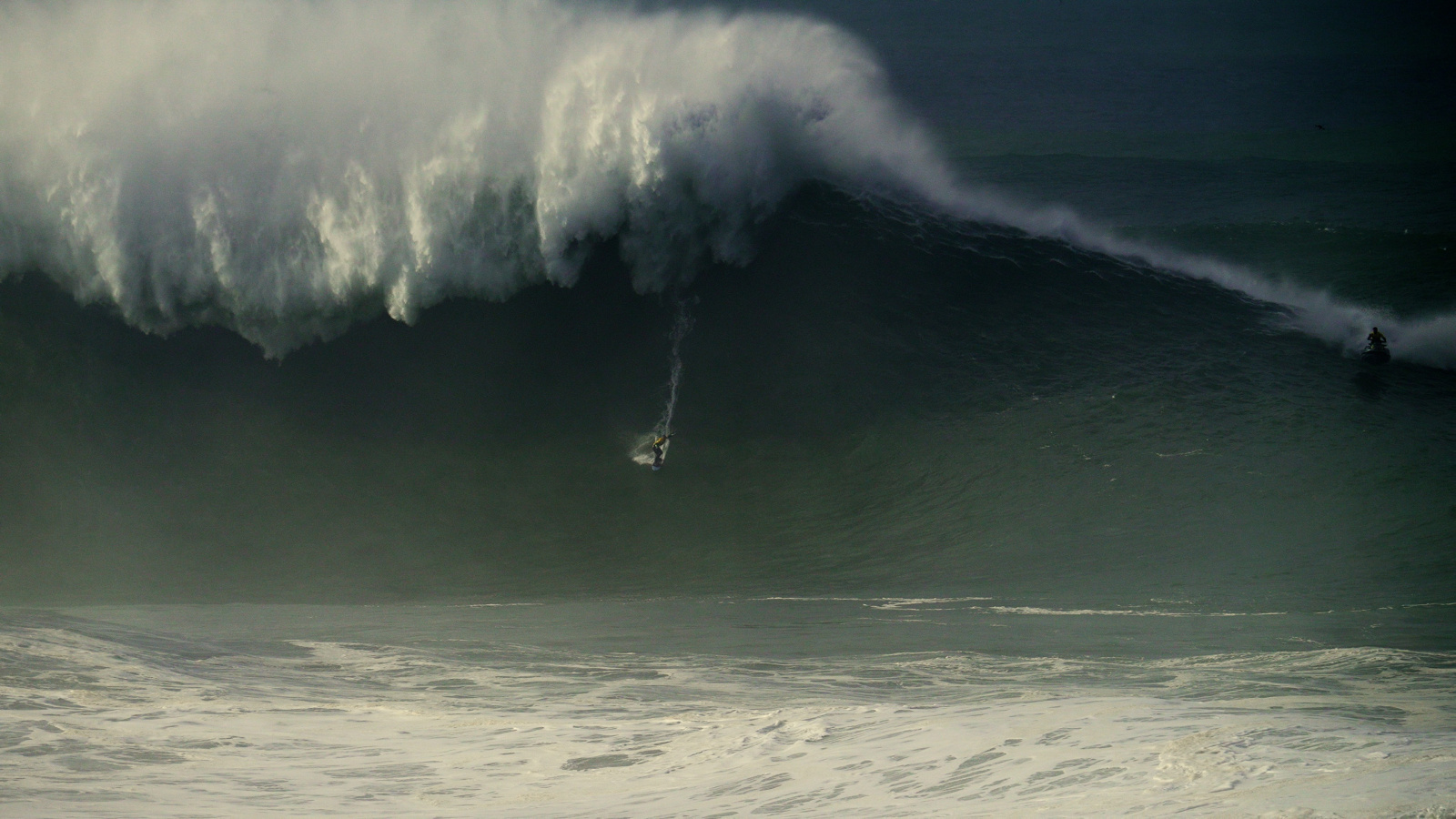 Michelle des Bouillons pede ao Guinness confirmar onda estimada em 24,99 m