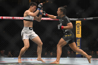 Natália Silva domina Wang Cong e ergue o cinturão peso-mosca no UFC 332