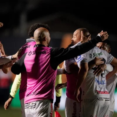 Operário vence Athletic por 1 a 0 e volta à briga pelo G-6