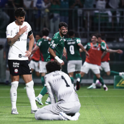 Palmeiras arrasa Corinthians por 4 a 1 e entra em alta para a Libertadores