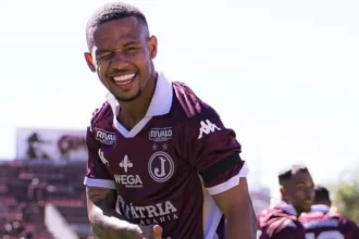 Paulinho pede rescisão e se despede do Juventus após título