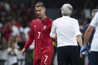 Piers Morgan: Jorge Jesus descumpriu garantias a Cristiano Ronaldo