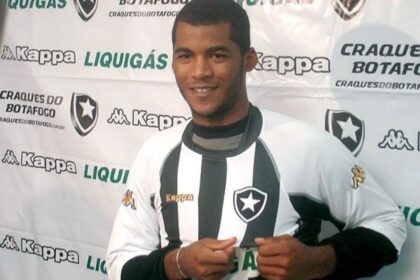 Renato Silva, tocantinense, tricampeão da Copa do Brasil por três clubes
