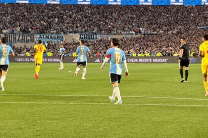 Rohr denuncia que segurança impediu Benin de cumprimentar Messi