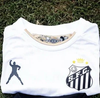 Santos vende camisas limitadas em homenagem a Pelé por R.091