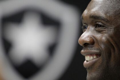 Seedorf assume o Corinthians e tem recorde de pontos pelo Botafogo