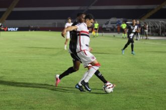 Tencati elogia Pedrinho após retorno ao time titular do Botafogo-SP