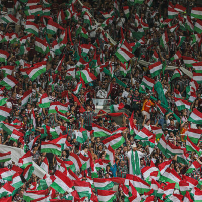 Torcida do Fluminense recria festa da final de 2023 contra o Palmeiras