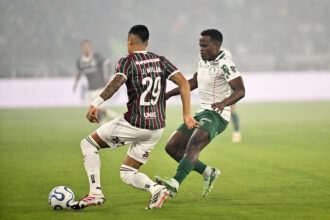 Vaias a Jhon Arias no Maracanã; Palmeiras arranca vitória por 2 a 1