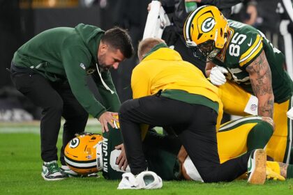 Watson volta de hospital e ajuda Packers a vencer Panthers